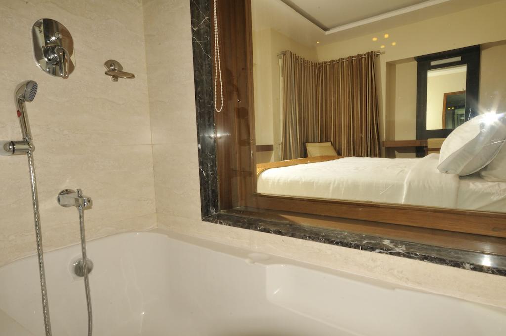 Jm Four Hotel 3*