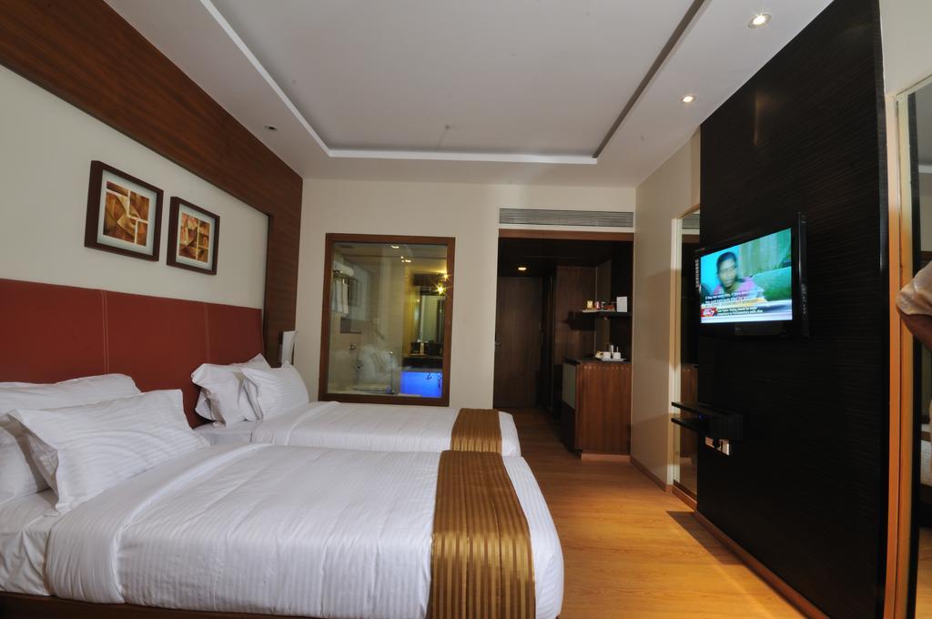 Jm Four Hotel 3*
